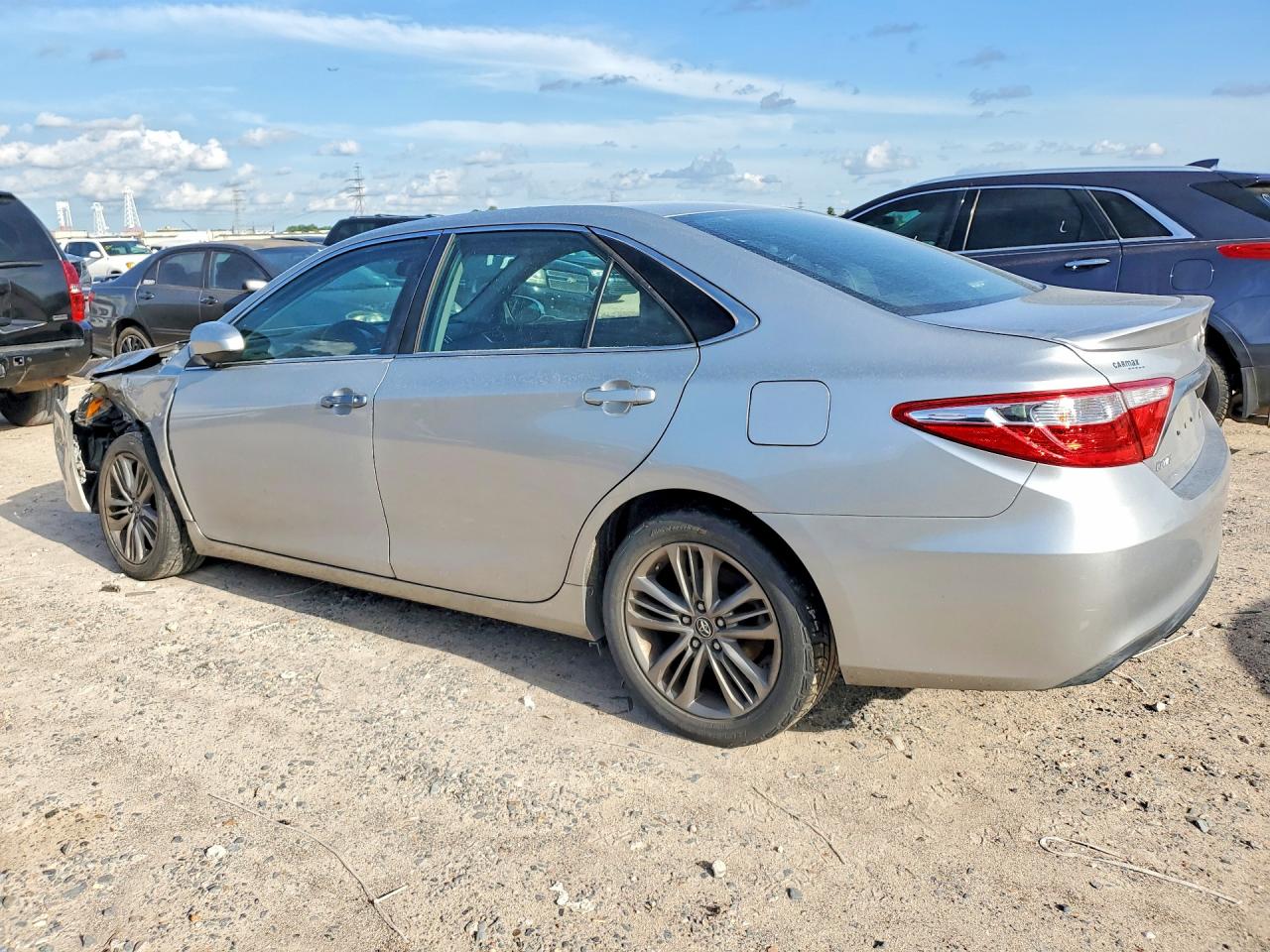 2015 TOYOTA CAMRY SE — снимка 2