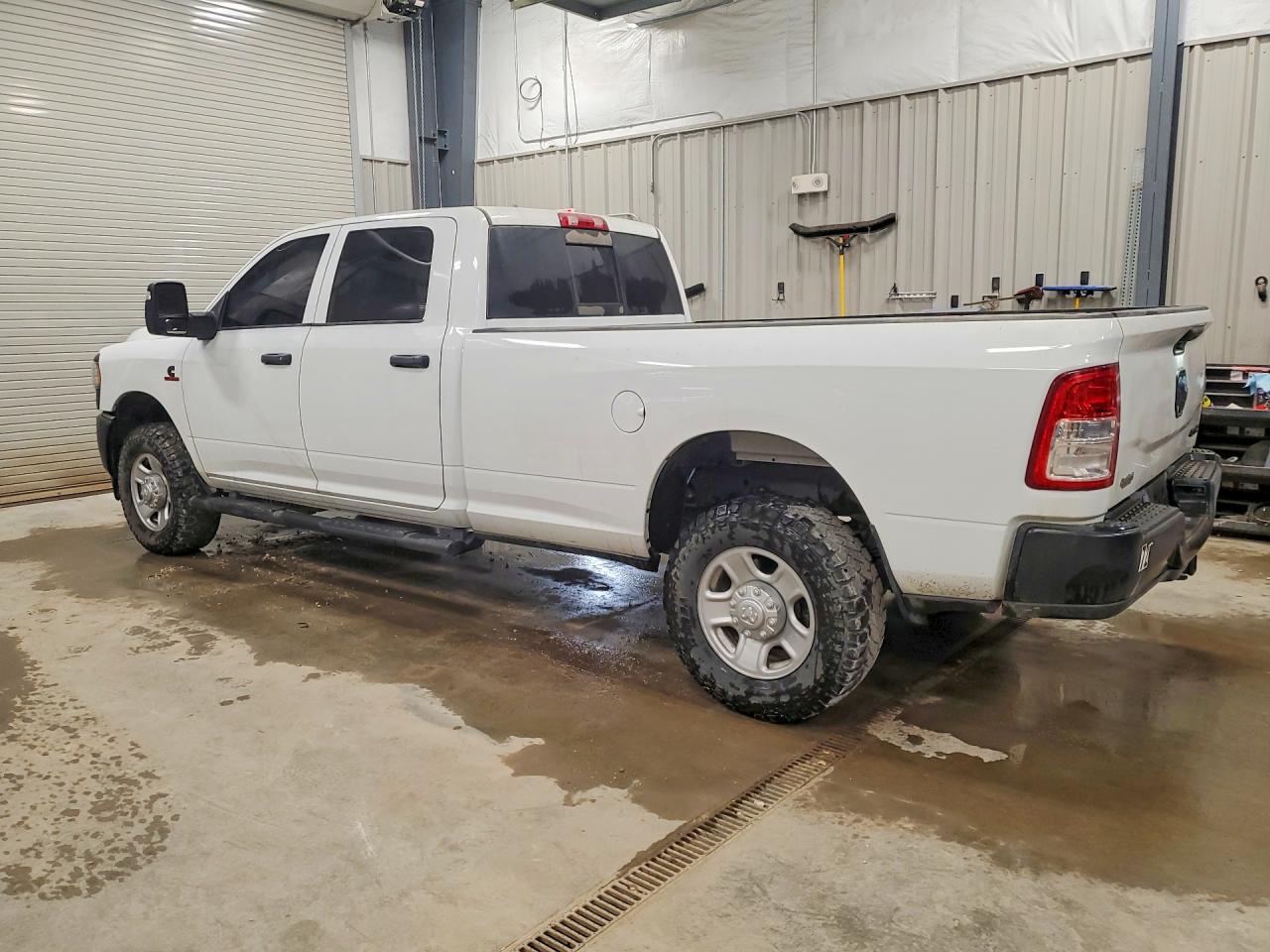 2023 RAM 3500 TRADESMAN — снимка 2