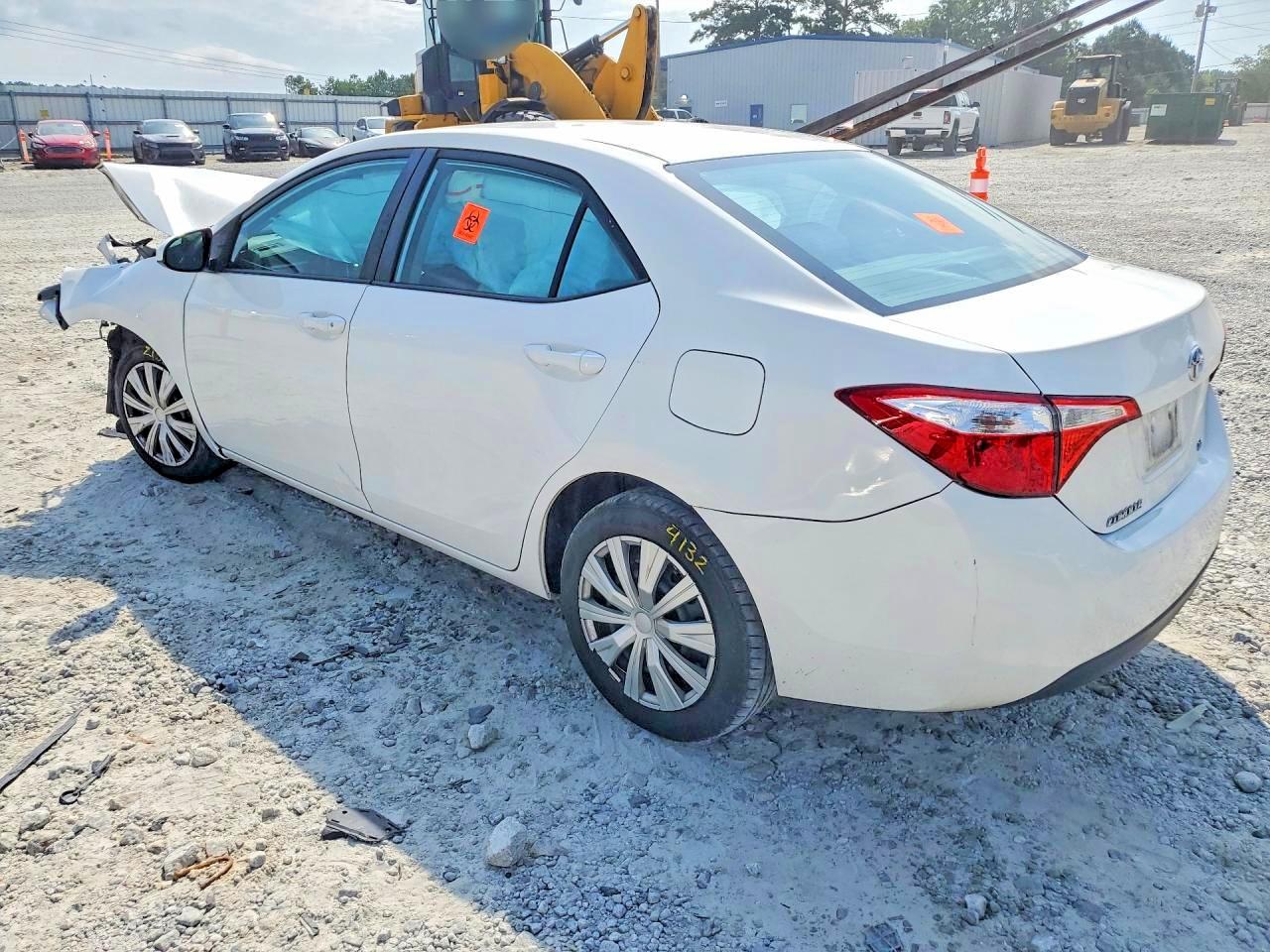 2015 TOYOTA COROLLA LE — снимка 2