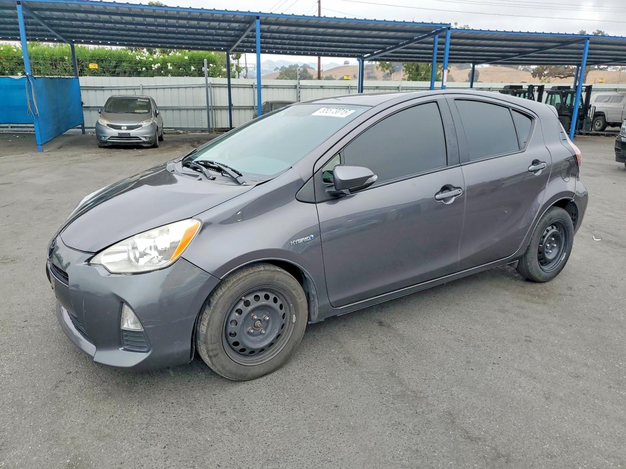 2015 TOYOTA PRIUS C TWO