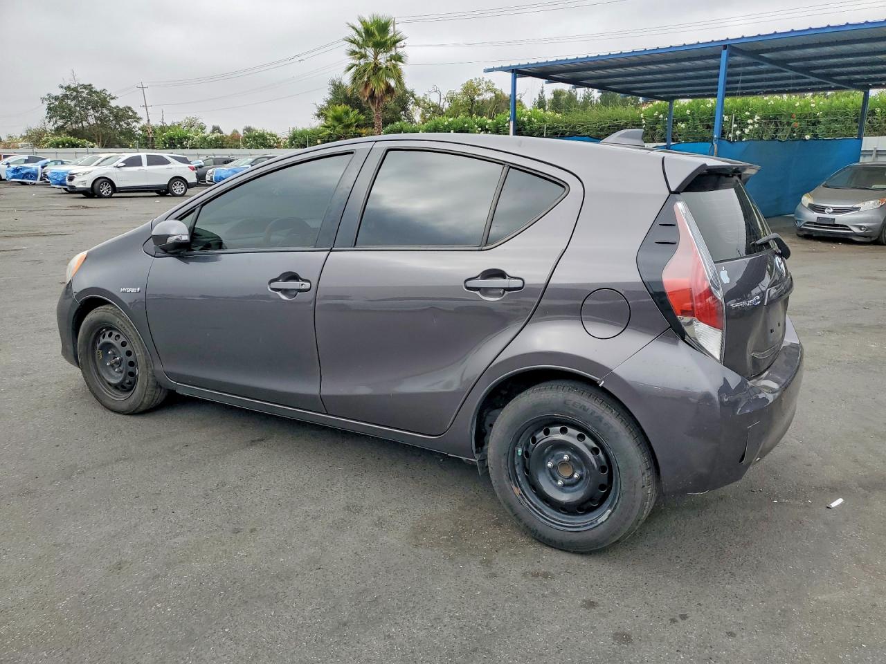 2015 TOYOTA PRIUS C TWO — снимка 2