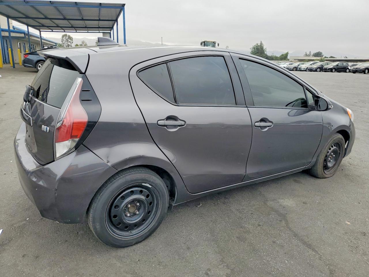 2015 TOYOTA PRIUS C TWO — снимка 3
