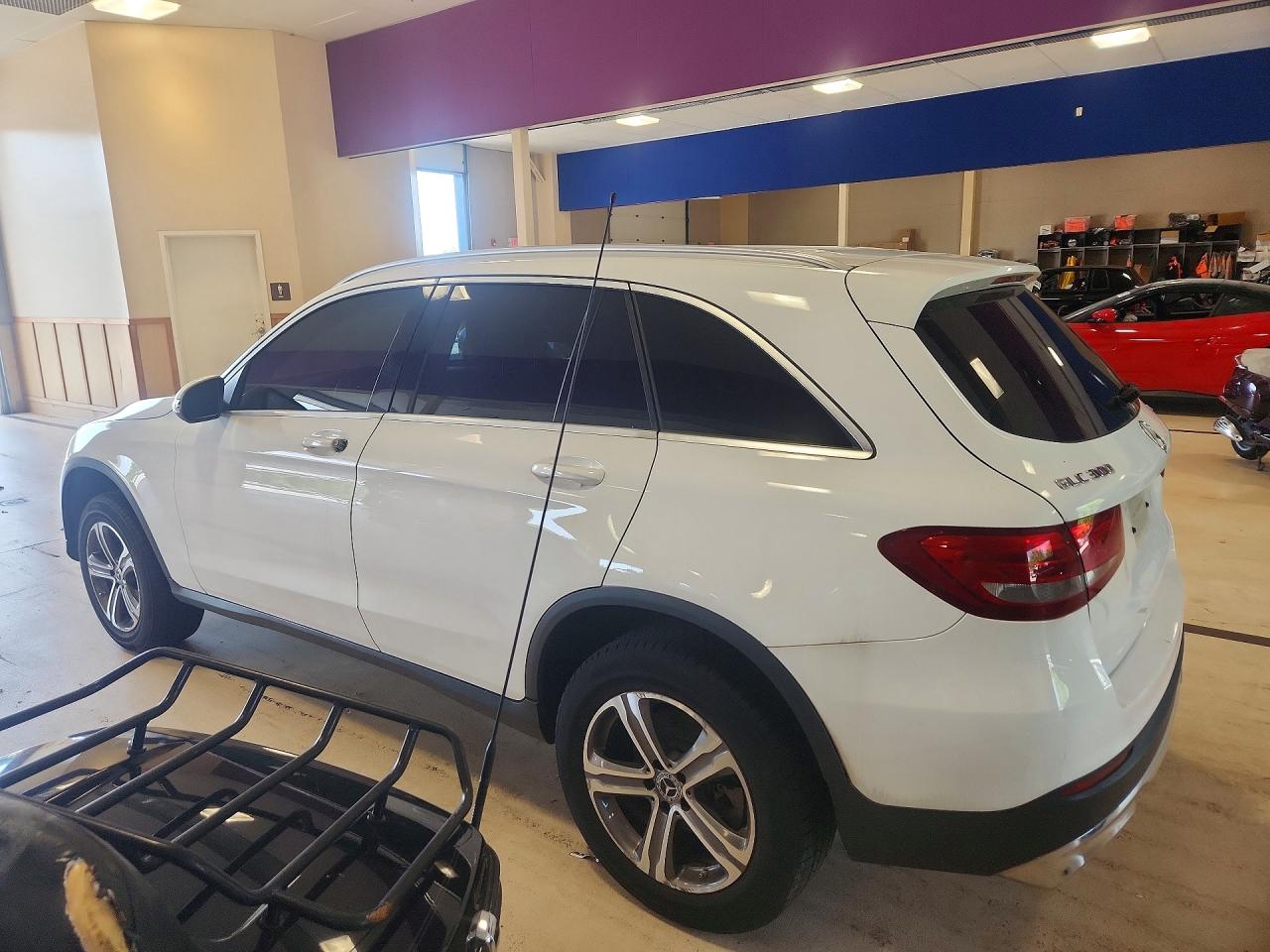 2019 MERCEDES-BENZ GLC 300 4MATIC — снимка 2