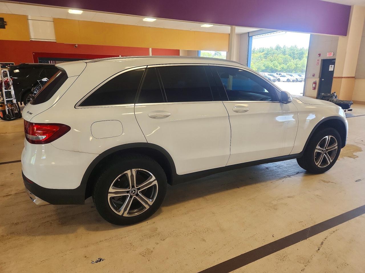 2019 MERCEDES-BENZ GLC 300 4MATIC — снимка 3
