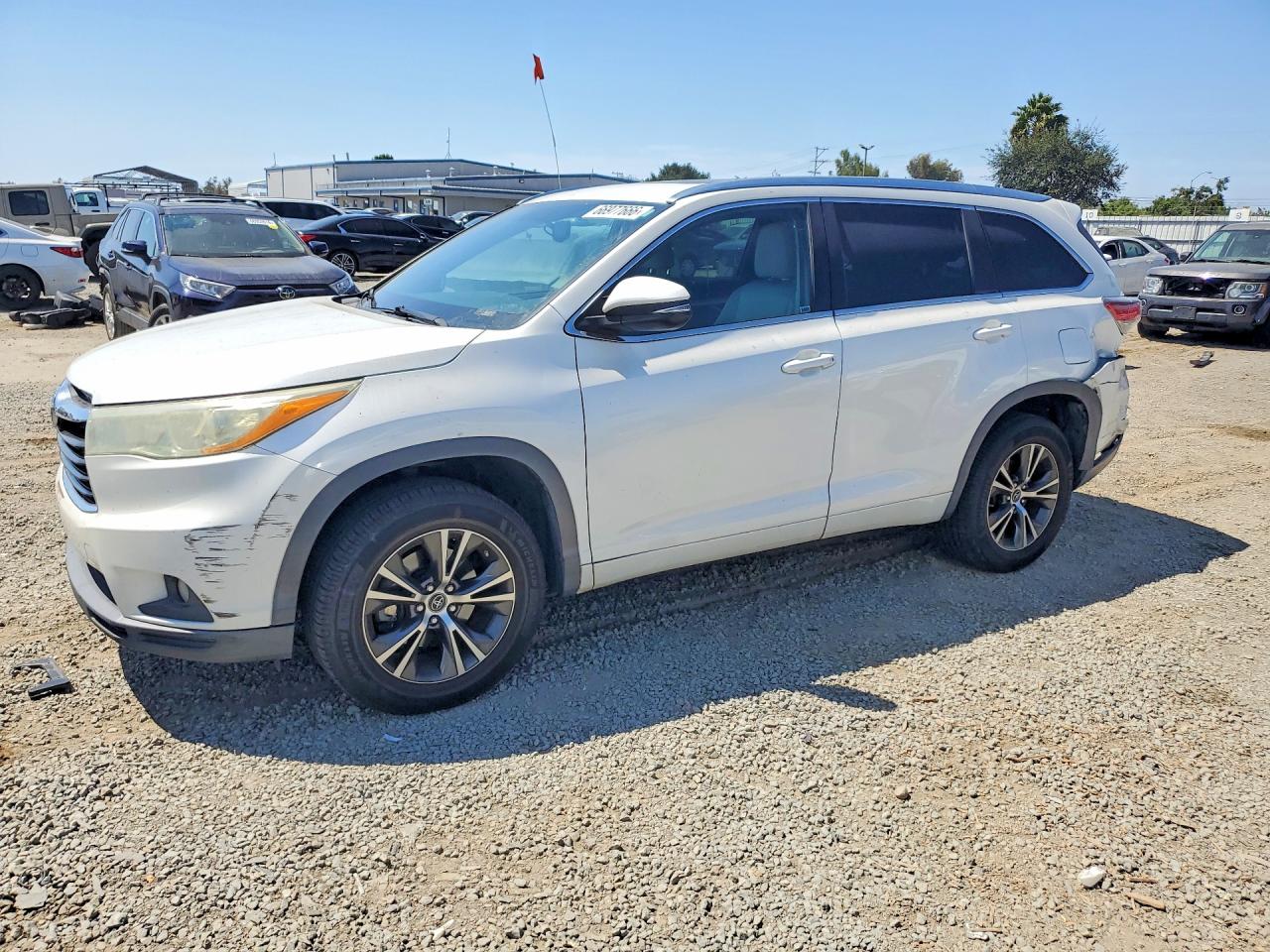 2016 TOYOTA HIGHLANDER XLE