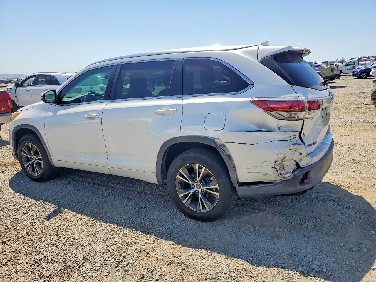 2016 TOYOTA HIGHLANDER XLE — снимка 2