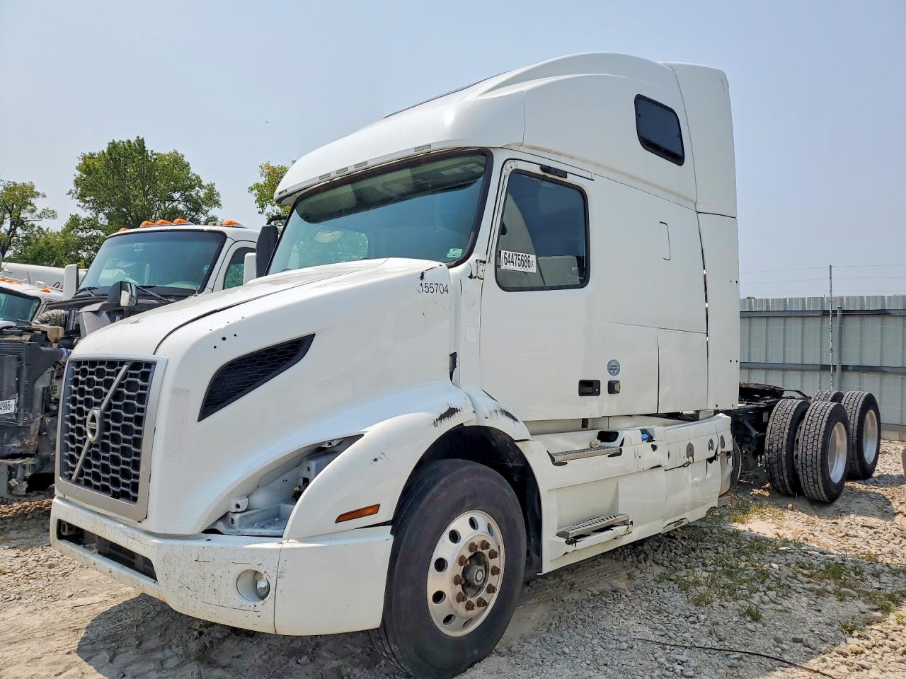 2020 VOLVO VNR