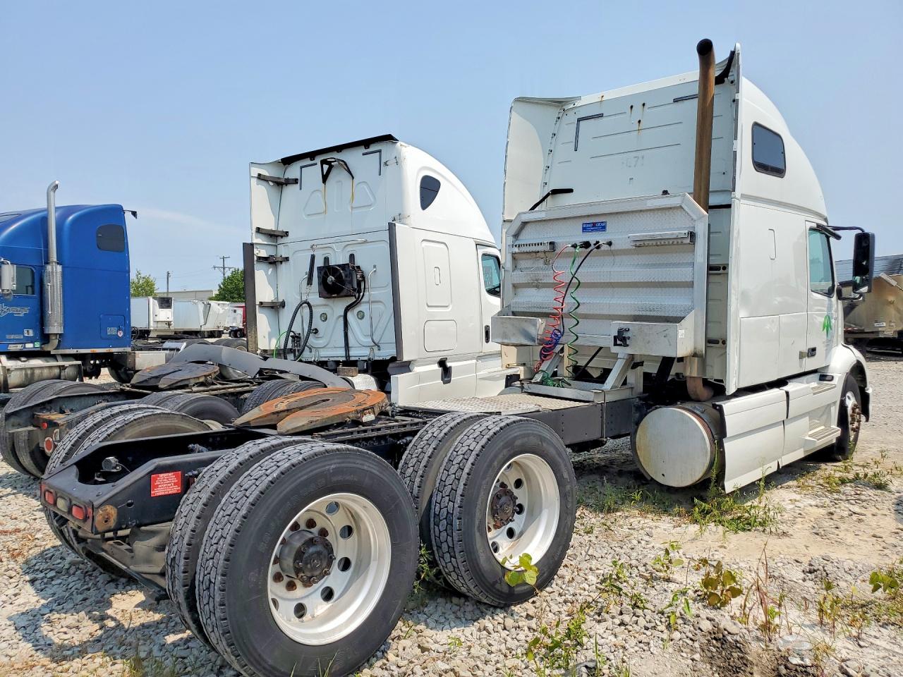 2020 VOLVO VNR — снимка 3