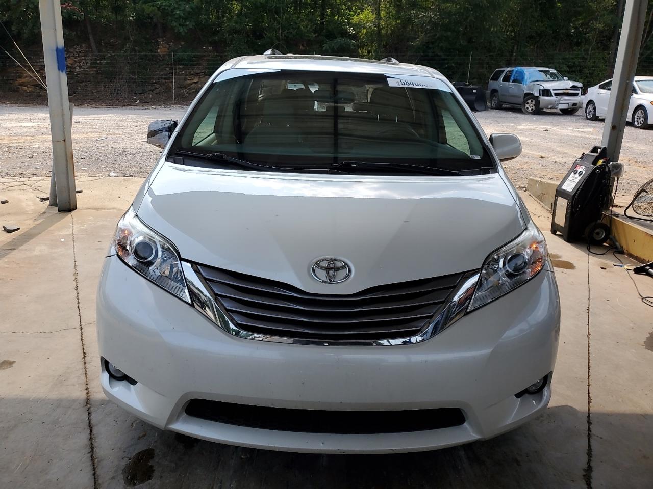 2017 TOYOTA SIENNA XLE — снимка 5