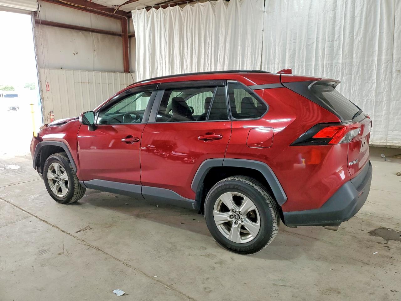 2019 TOYOTA RAV4 XLE — снимка 2