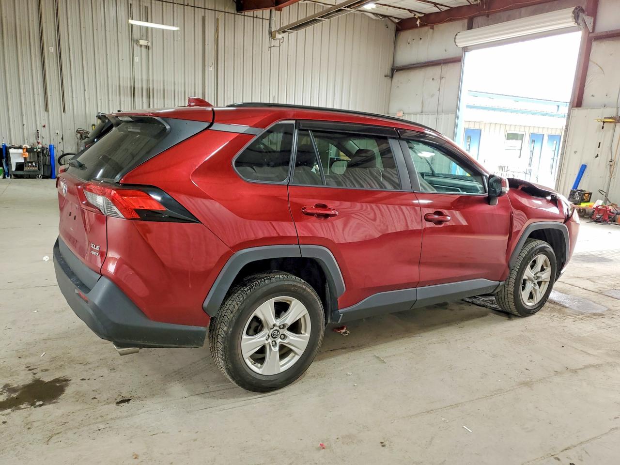 2019 TOYOTA RAV4 XLE — снимка 3