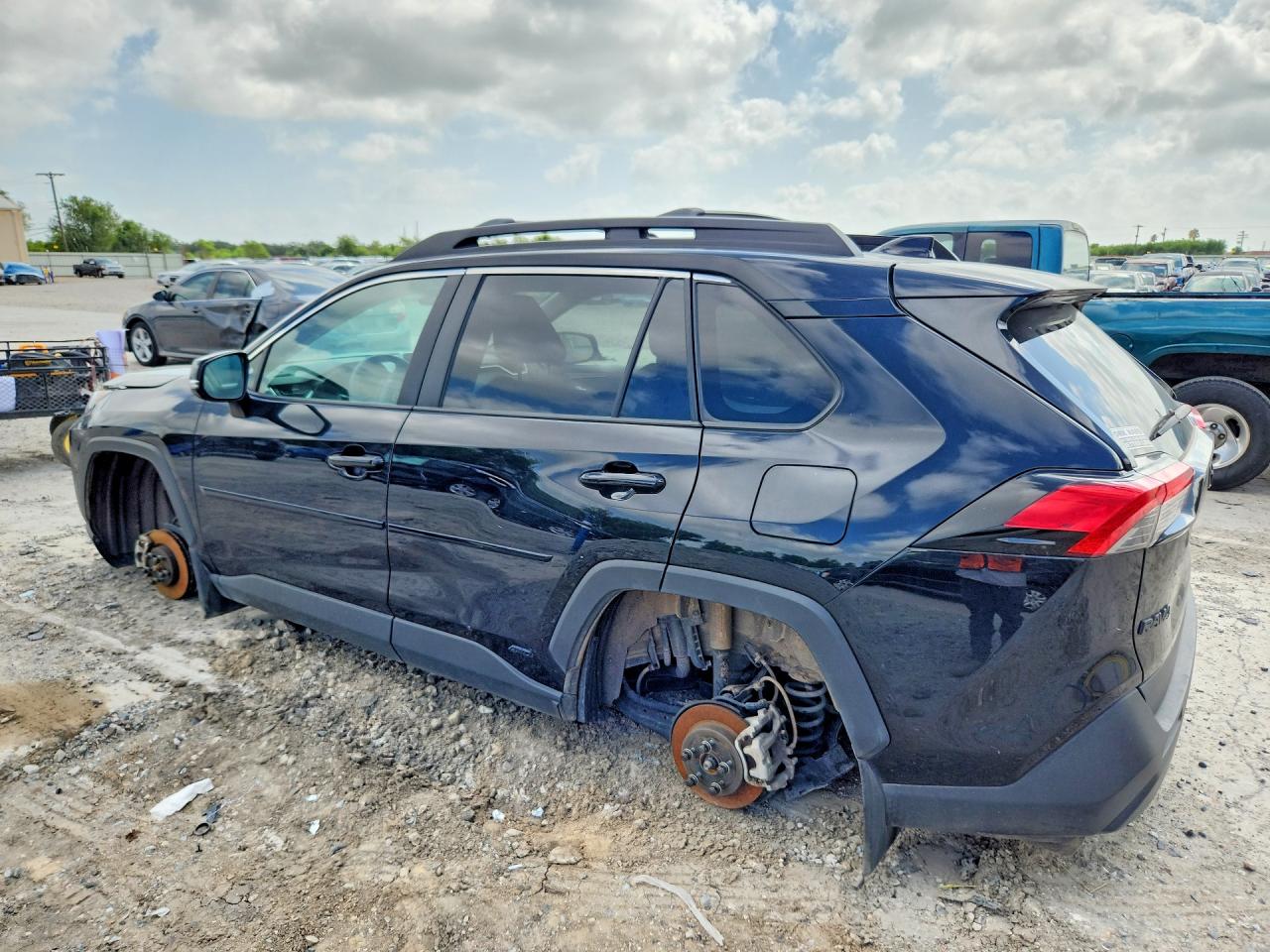 2023 TOYOTA RAV4 WOODLAND EDITION — снимка 2