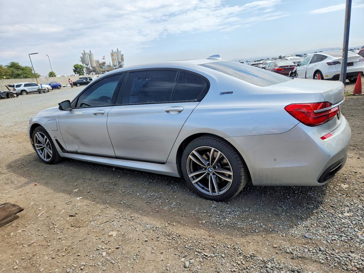 2017 BMW 740 XE — снимка 2