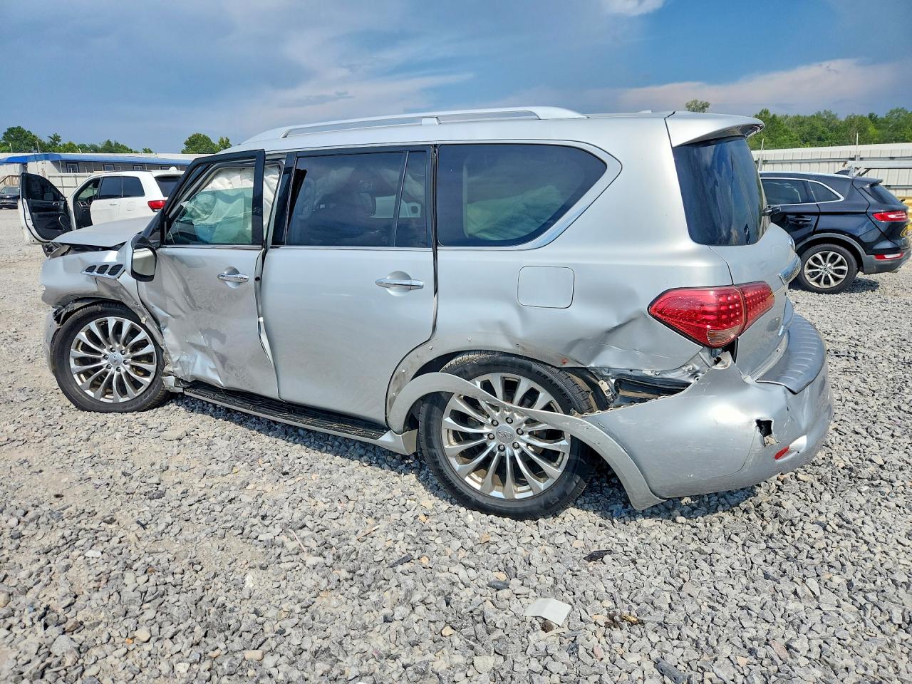 2016 INFINITI QX80 BASE — снимка 2