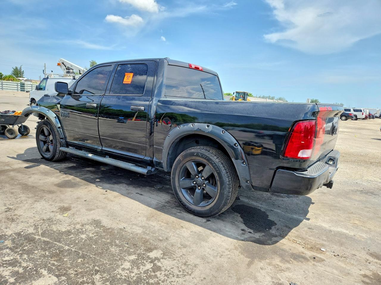 2017 RAM 1500 ST — снимка 2