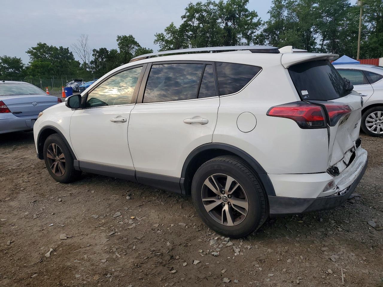 2018 TOYOTA RAV4 XLE — снимка 2