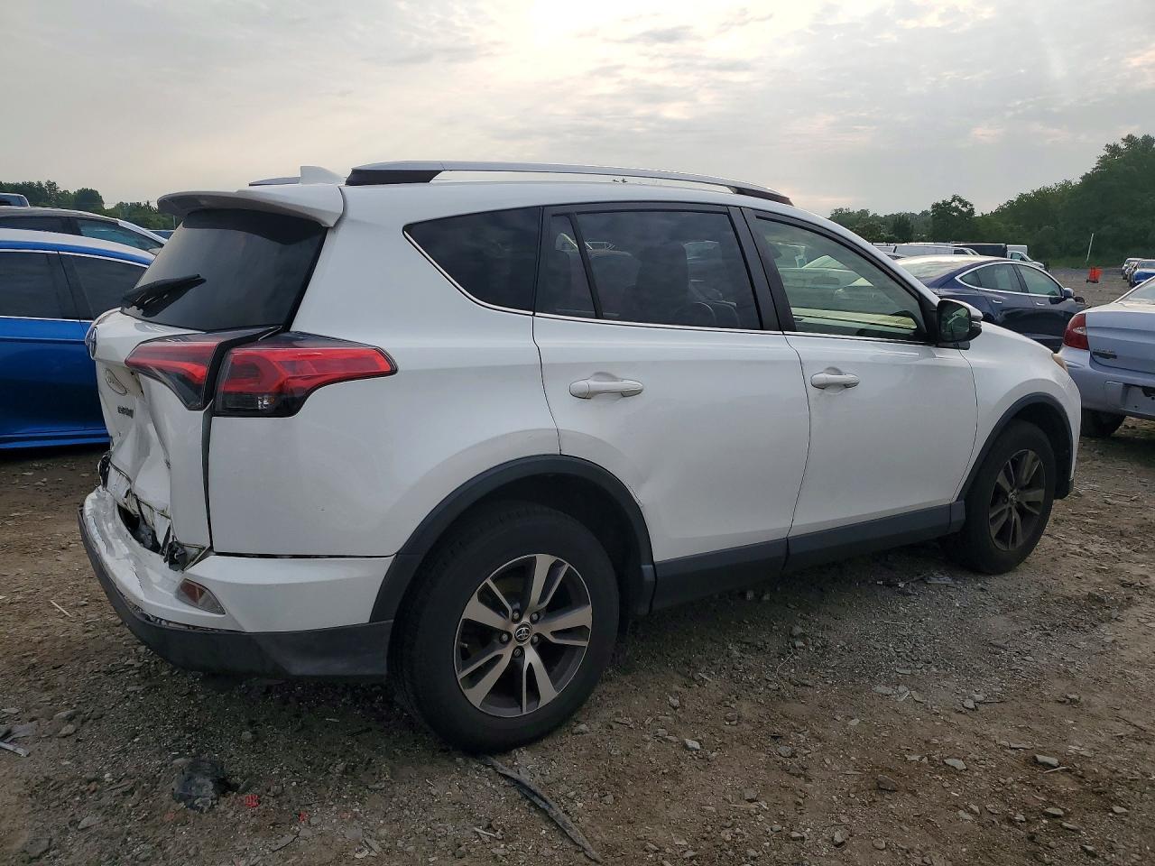 2018 TOYOTA RAV4 XLE — снимка 3