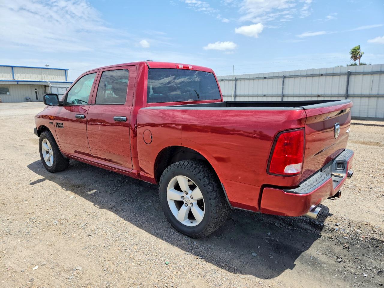 2015 RAM 1500 ST — снимка 2