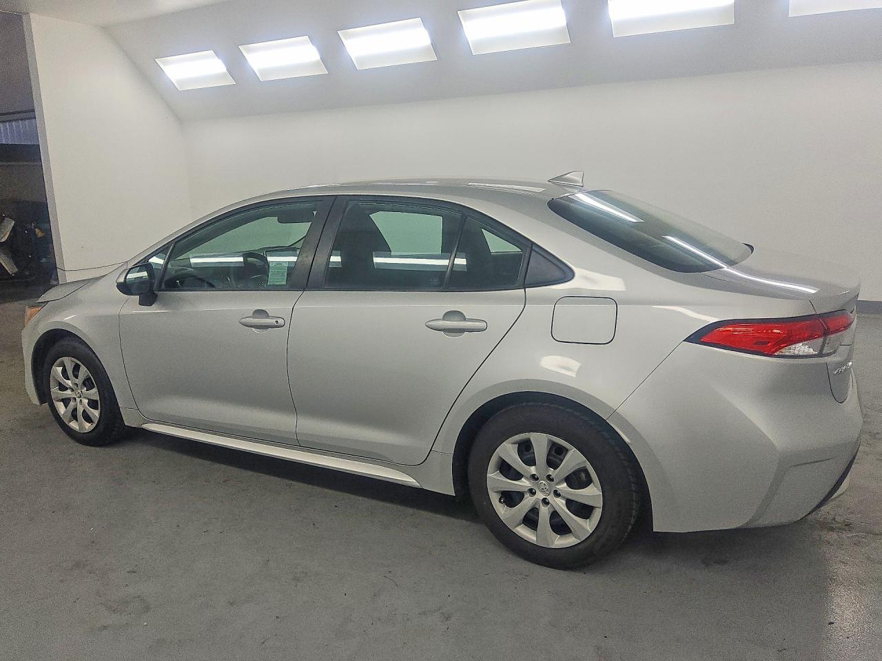 2021 TOYOTA COROLLA LE — снимка 2