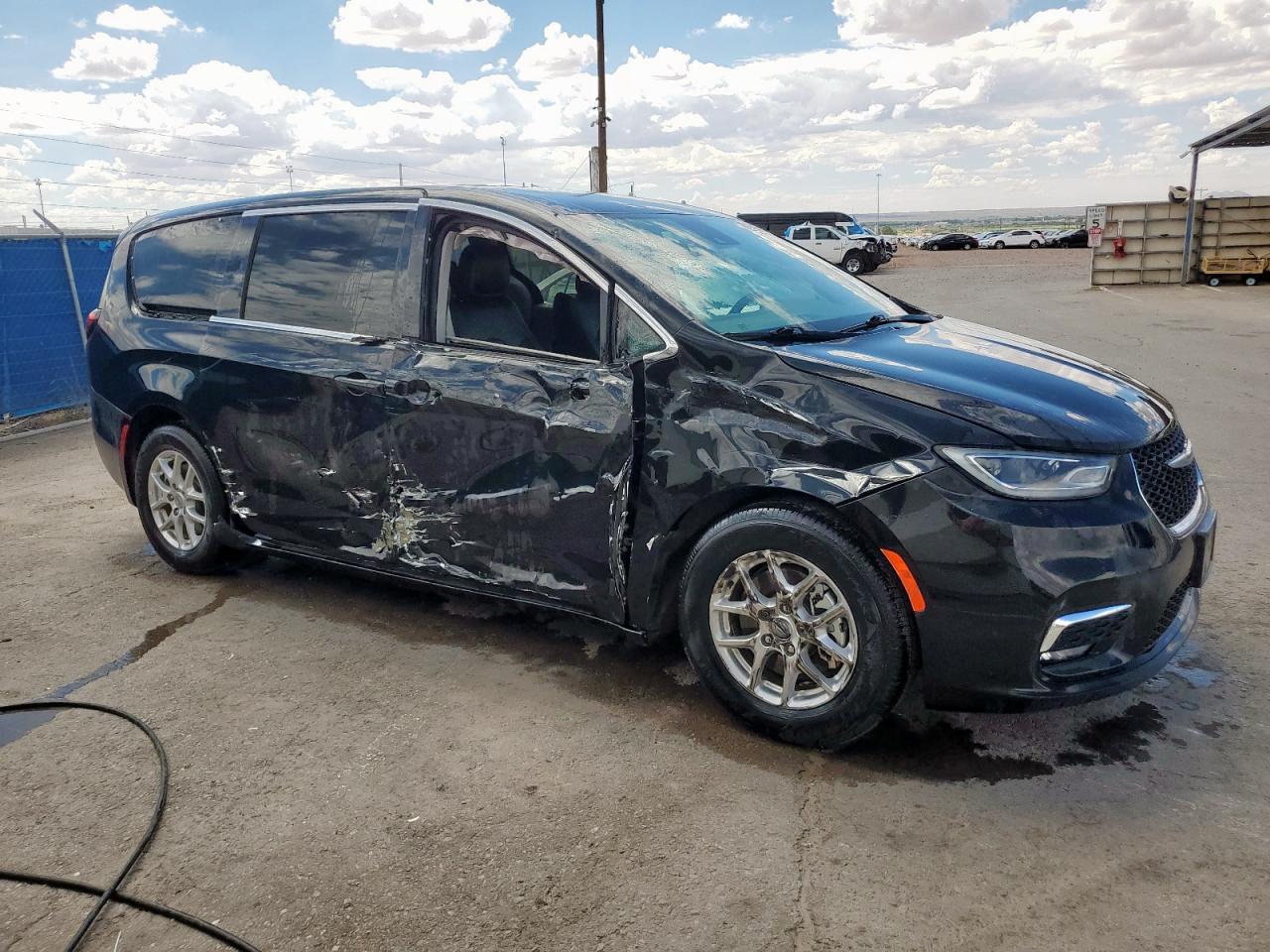 2023 CHRYSLER PACIFICA TOURING L — снимка 4