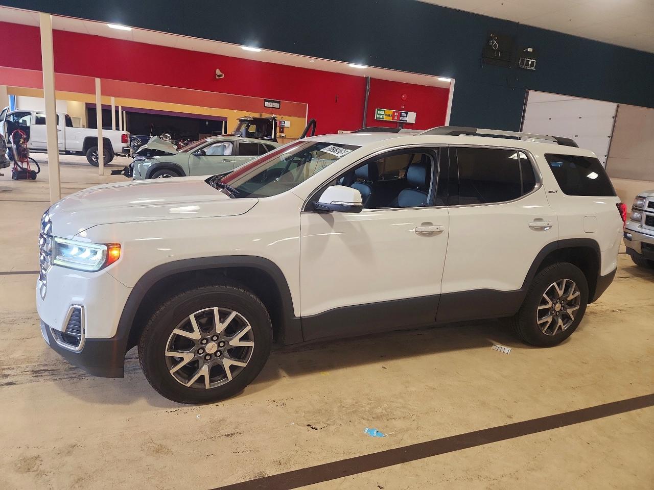 2023 GMC ACADIA SLT