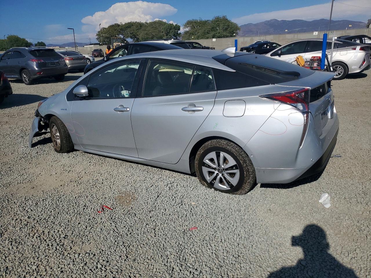 2016 TOYOTA PRIUS FOUR — снимка 2