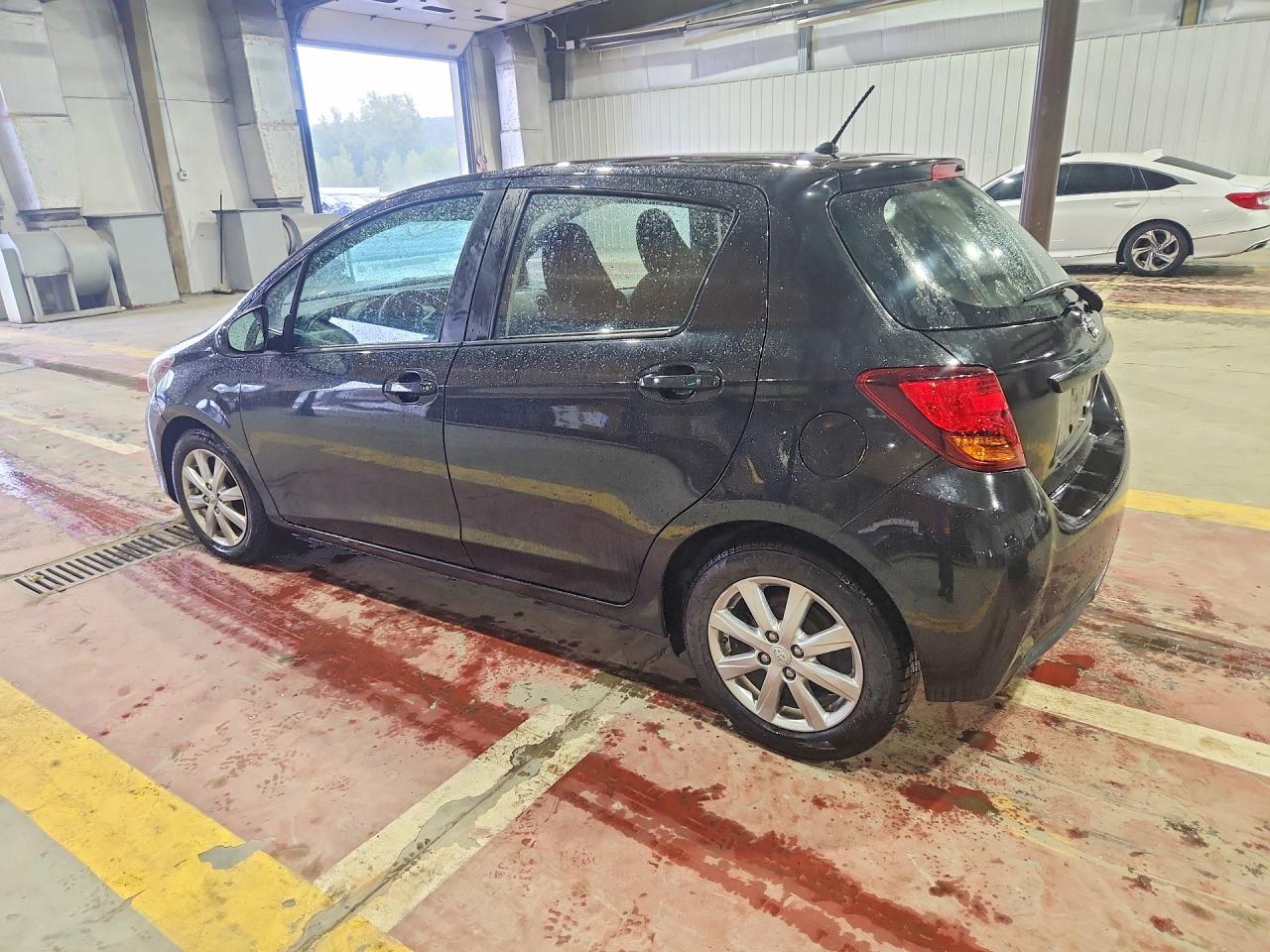 2015 TOYOTA YARIS 5-DOOR LE — снимка 2