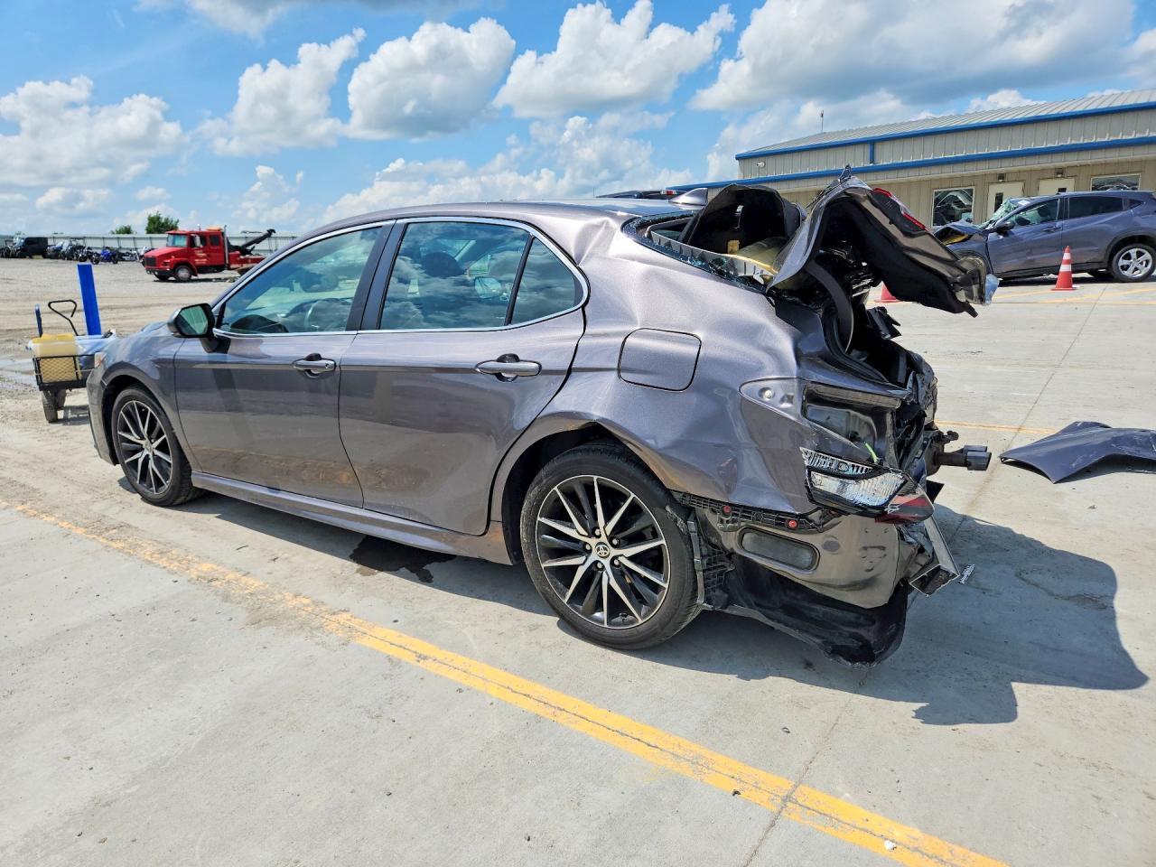2022 TOYOTA CAMRY SE — снимка 2