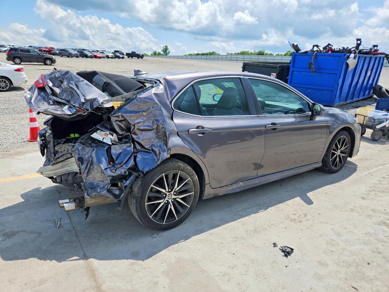 2022 TOYOTA CAMRY SE — снимка 3