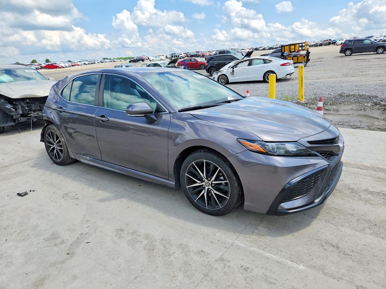 2022 TOYOTA CAMRY SE — снимка 4