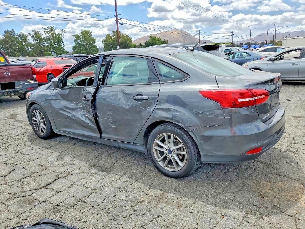 2018 FORD FOCUS SE — снимка 2