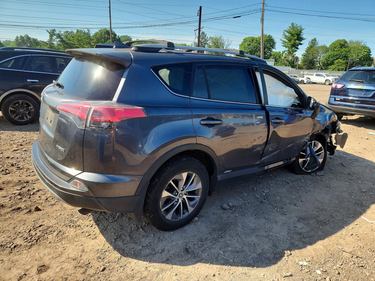 2018 TOYOTA RAV4 HYBRID LE — снимка 3