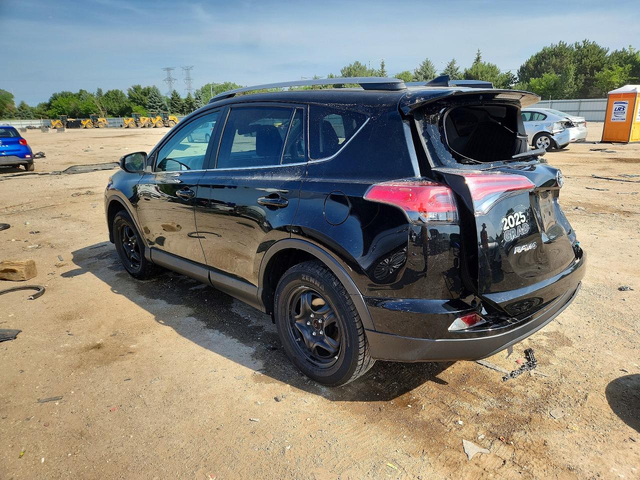2018 TOYOTA RAV4 LE — снимка 2