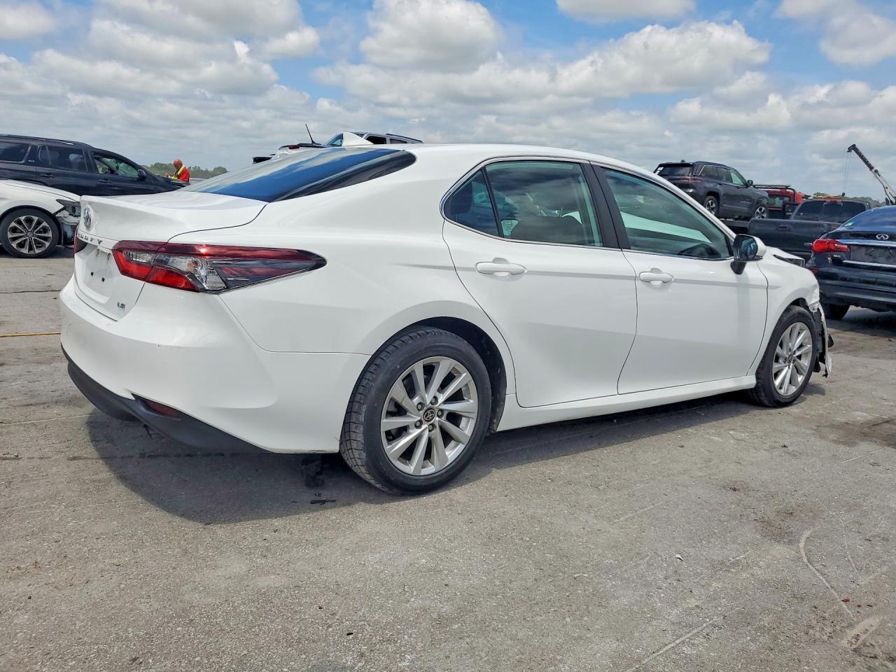 2023 TOYOTA CAMRY LE — снимка 3