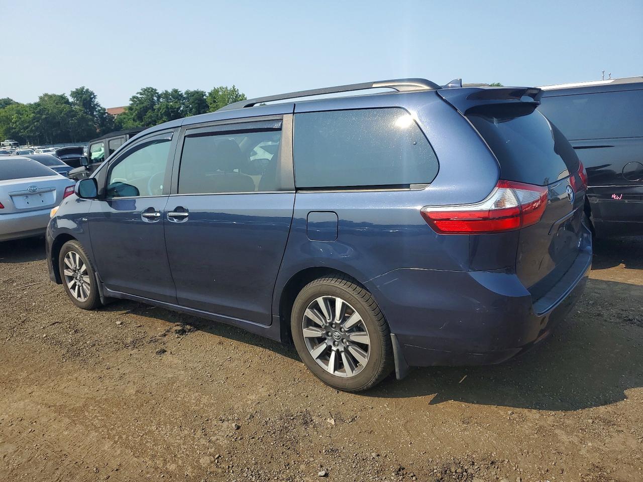2018 TOYOTA SIENNA XLE 7-PASSENGER — снимка 2