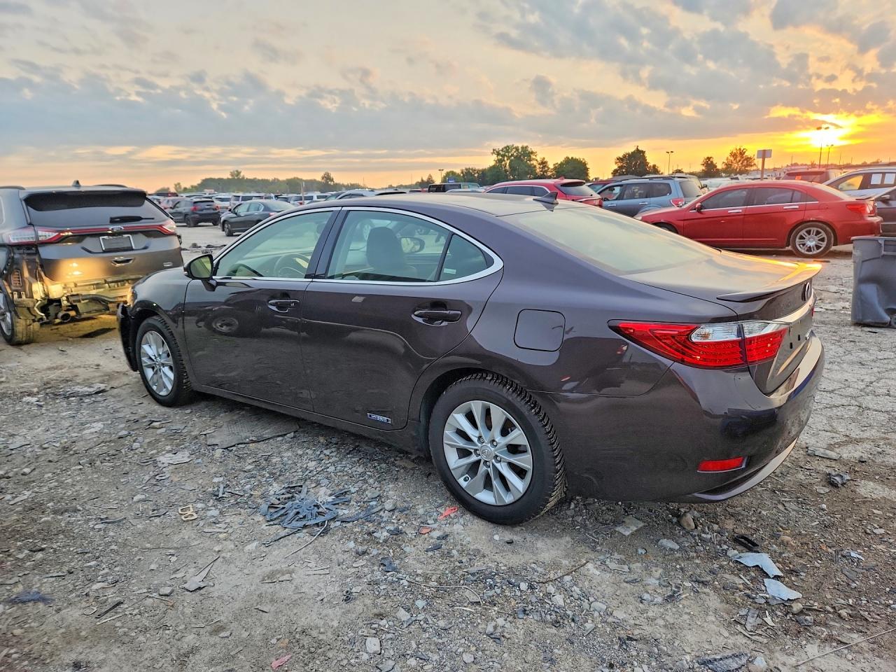 2013 LEXUS ES 300H — снимка 2