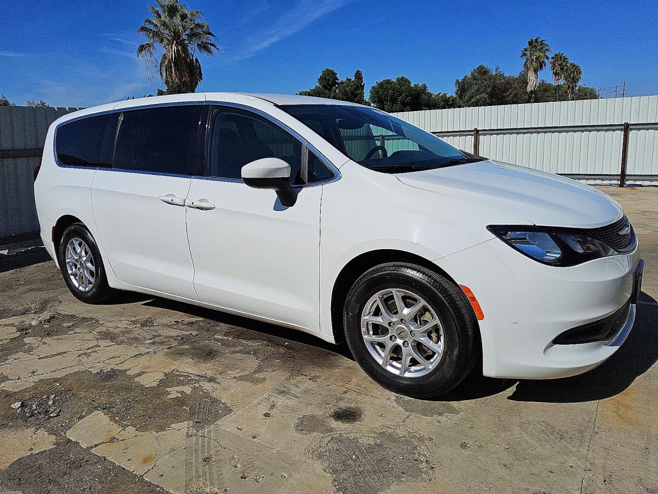 2023 CHRYSLER VOYAGER LX — снимка 4