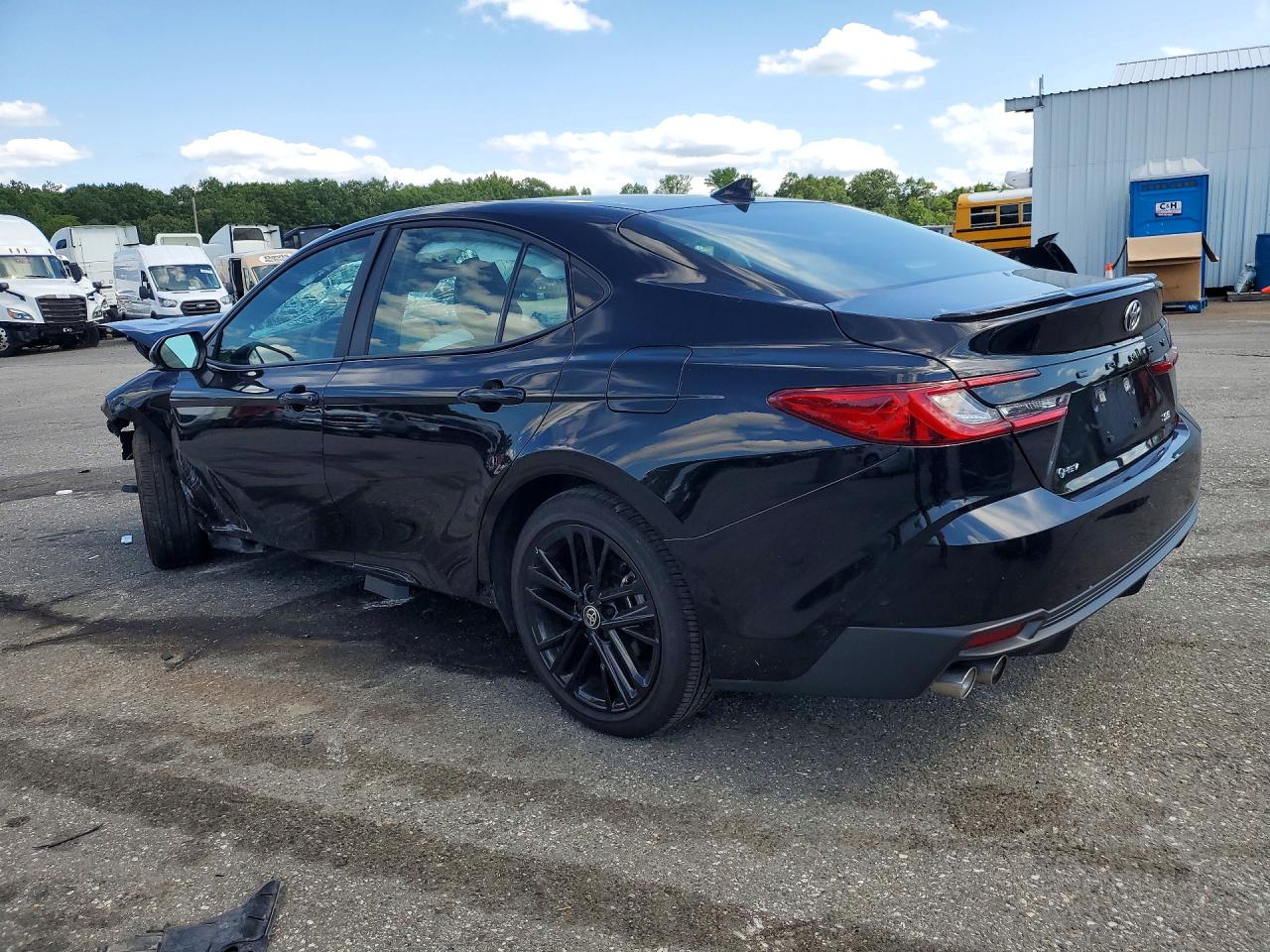 2026 TOYOTA CAMRY SE — снимка 2