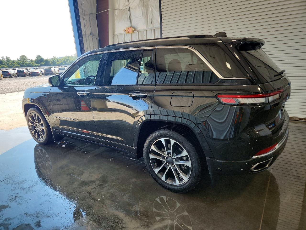 2023 JEEP GRAND CHEROKEE OVERLAND 4XE — снимка 2