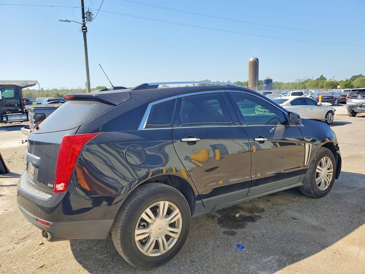 2016 CADILLAC SRX LUXURY COLLECTION — photo 3