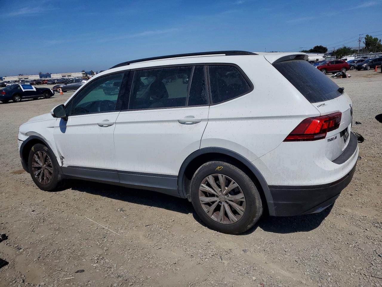 2019 VOLKSWAGEN TIGUAN S — снимка 2