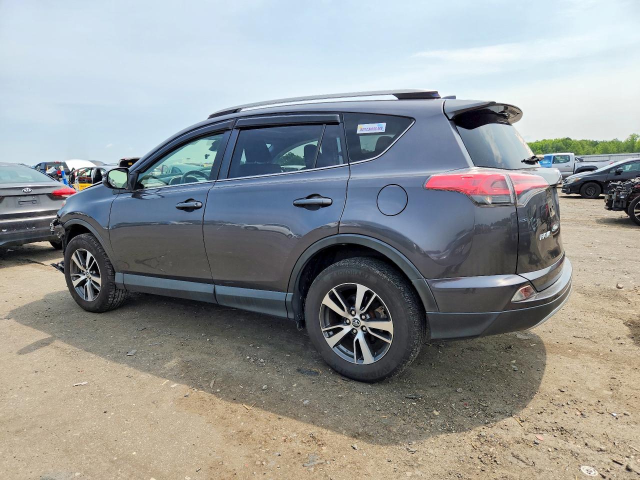 2018 TOYOTA RAV4 XLE — снимка 2
