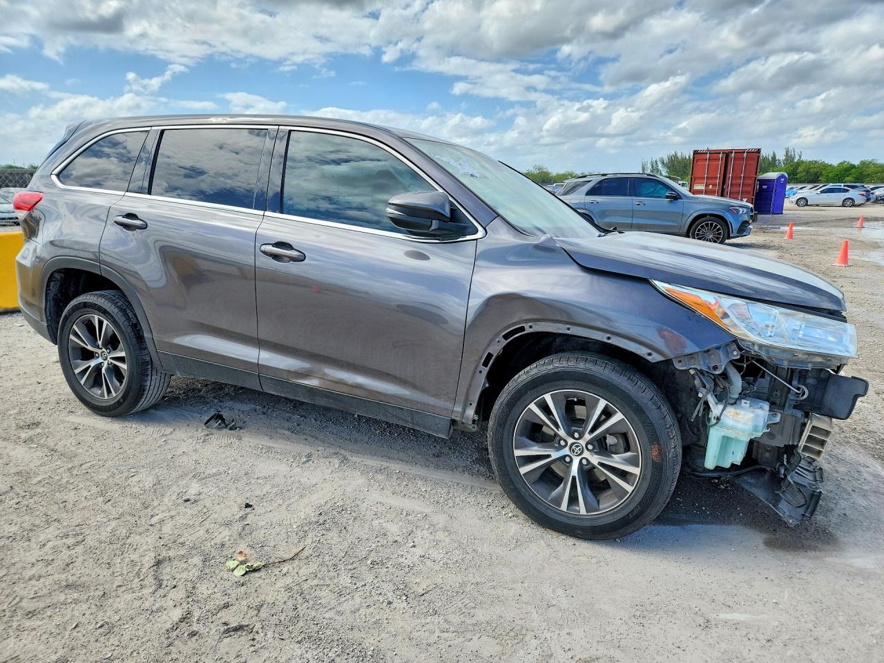 2019 TOYOTA HIGHLANDER LE — снимка 4