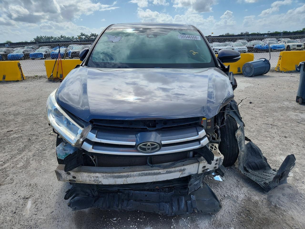2019 TOYOTA HIGHLANDER LE — снимка 5