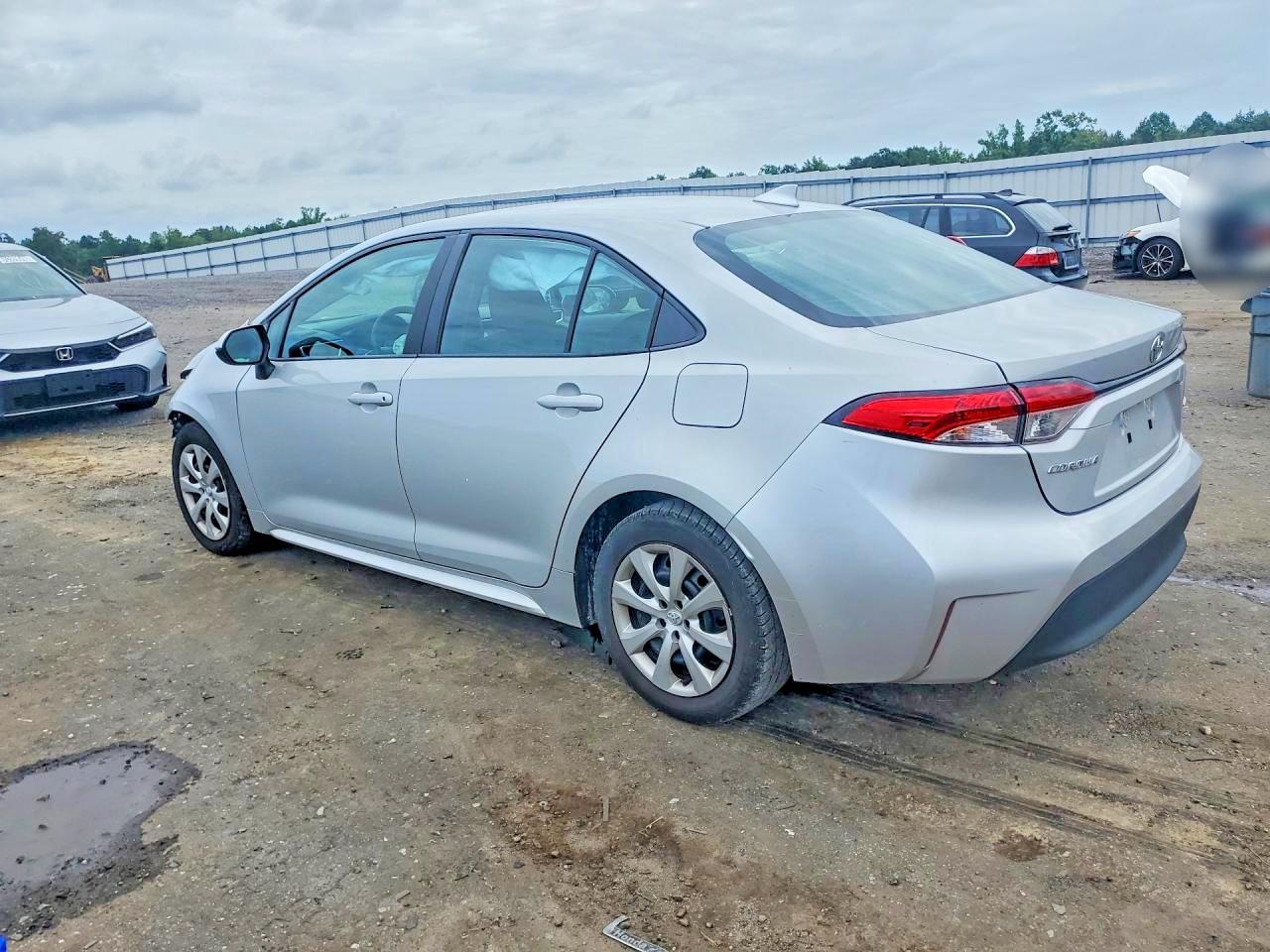 2024 TOYOTA COROLLA LE — снимка 2