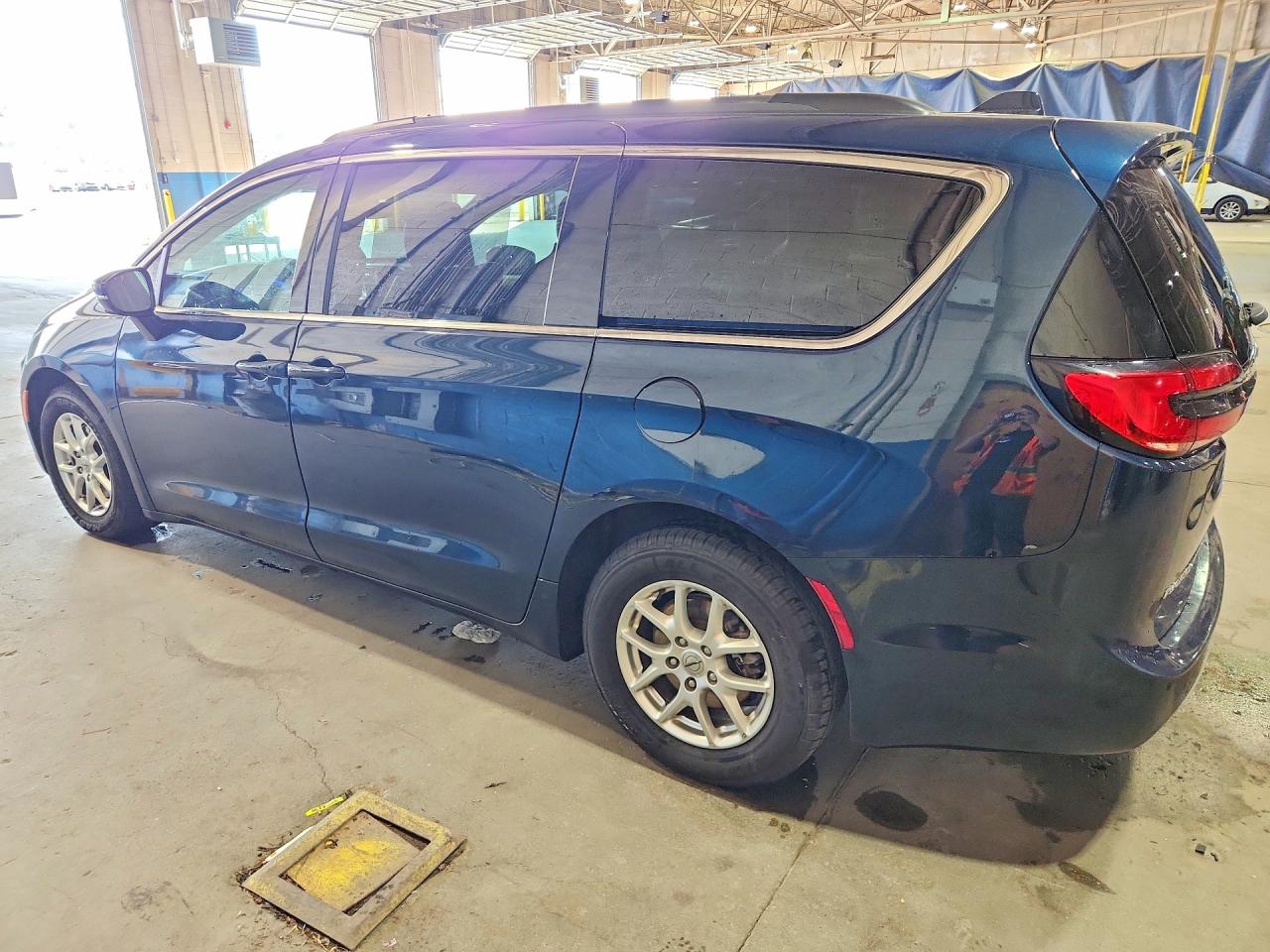 2022 CHRYSLER PACIFICA TOURING L — снимка 2