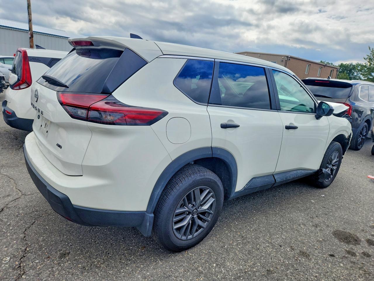 2026 NISSAN ROGUE S — снимка 3