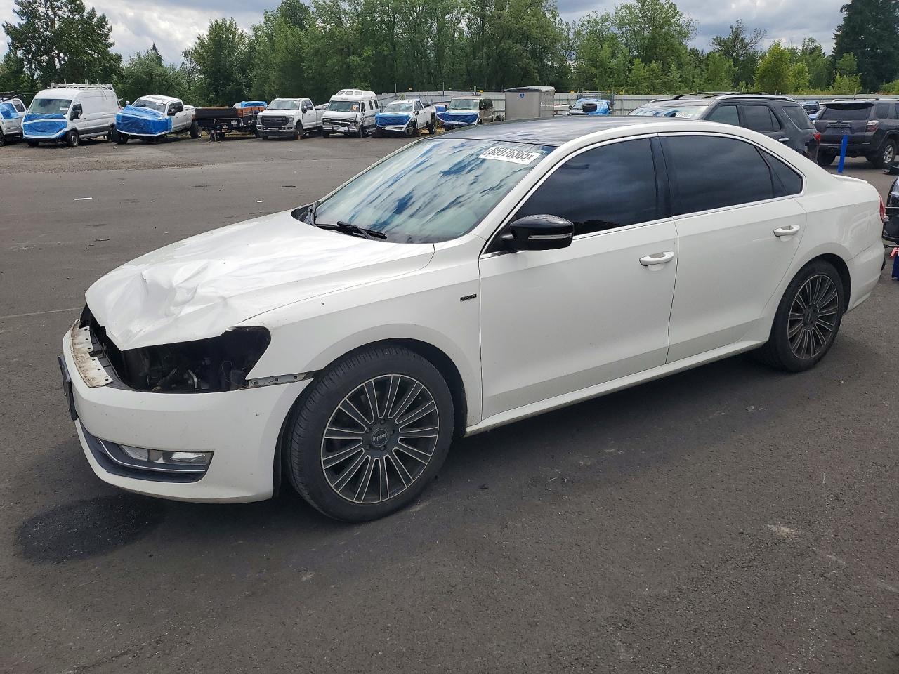 2015 VOLKSWAGEN PASSAT SE