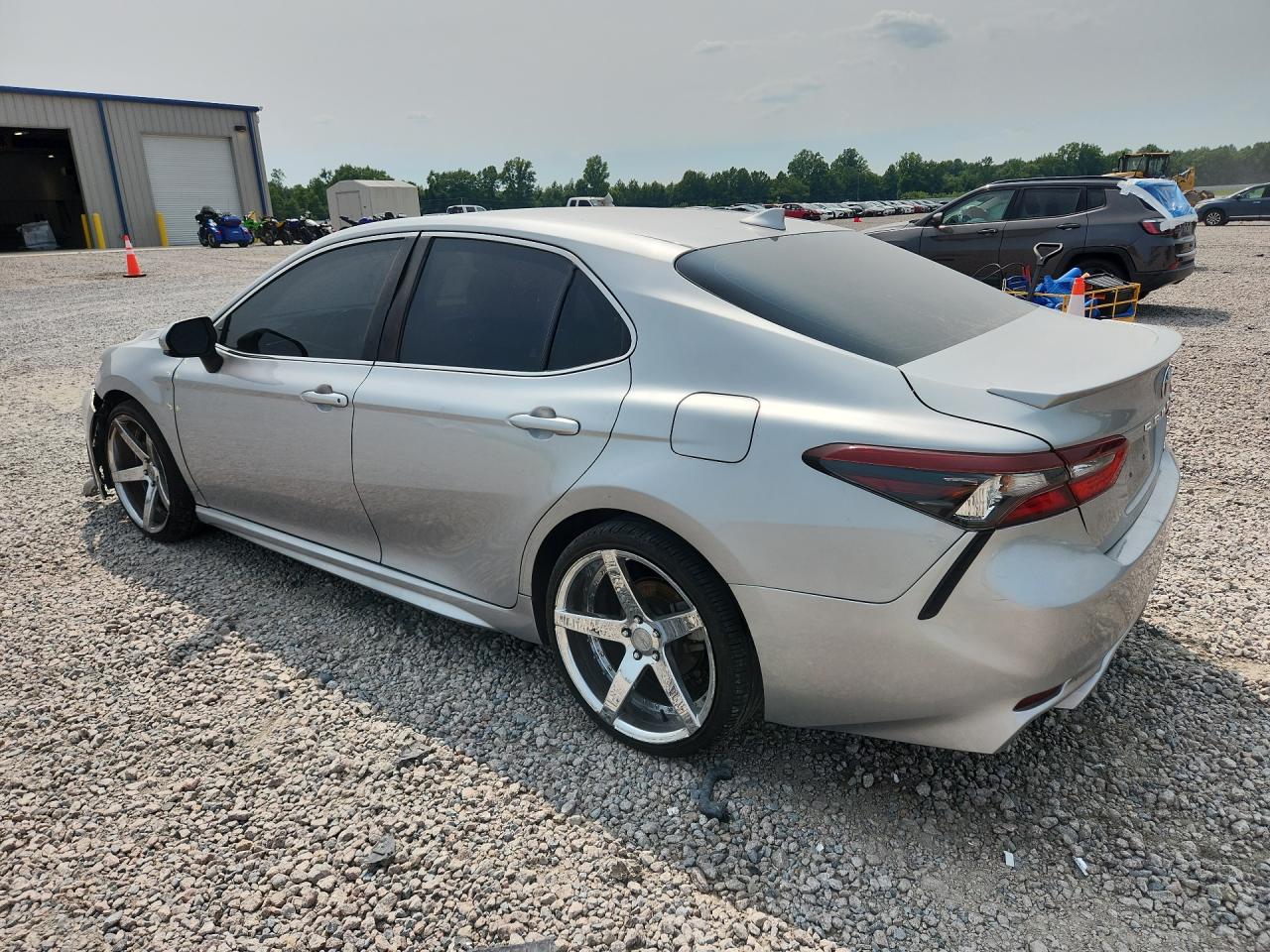 2021 TOYOTA CAMRY SE — снимка 2