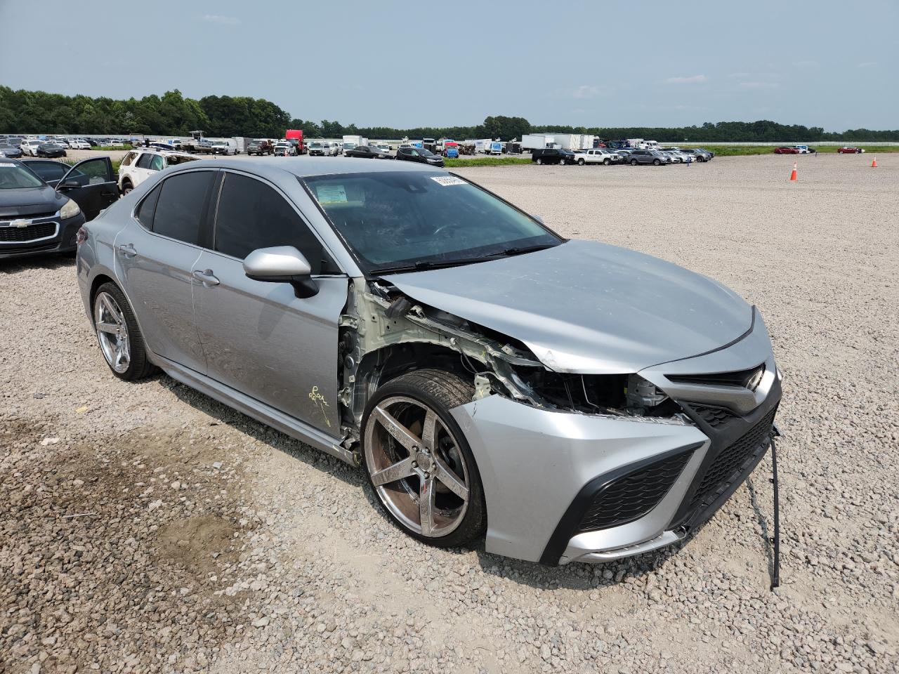 2021 TOYOTA CAMRY SE — снимка 4
